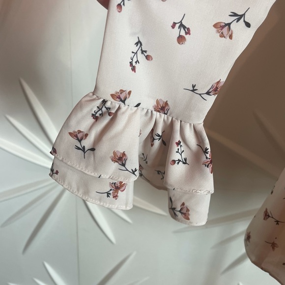 About Us Holly Floral Dress From Revolve - Picture 7 of 9